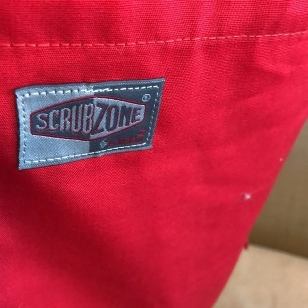 SCRUBZONE - Picture 2 of 5